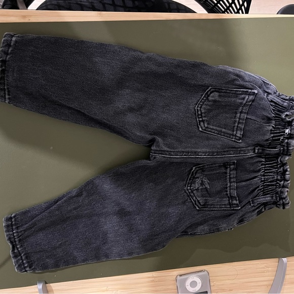 Zara black paperbag jeans - Picture 2 of 3